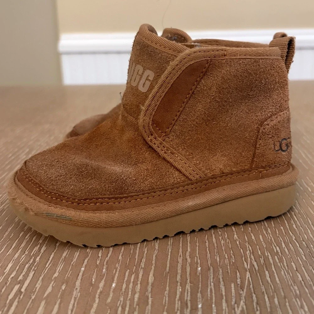 UGG Neumel II Kids Chestnut Suede Ankle Boots Size 8 Toddler Hook & Loop